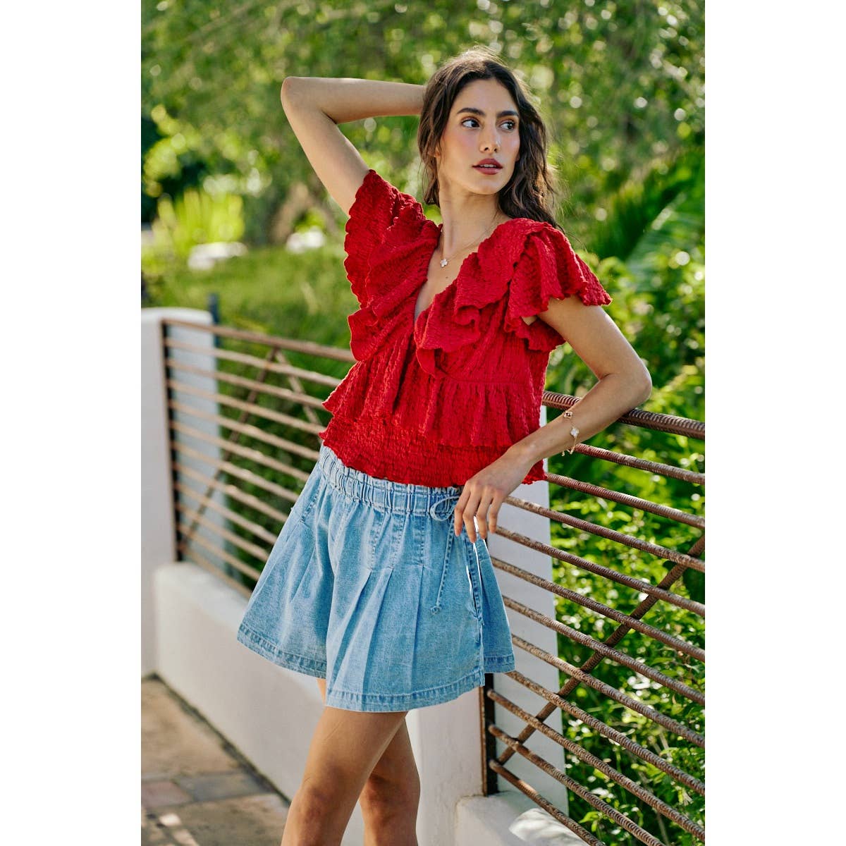 TEXTURED KNIT RUFFLE V NECK KNIT TOP