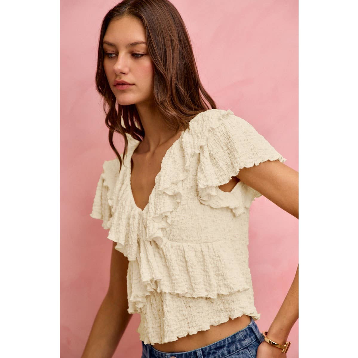 TEXTURED KNIT RUFFLE V NECK KNIT TOP